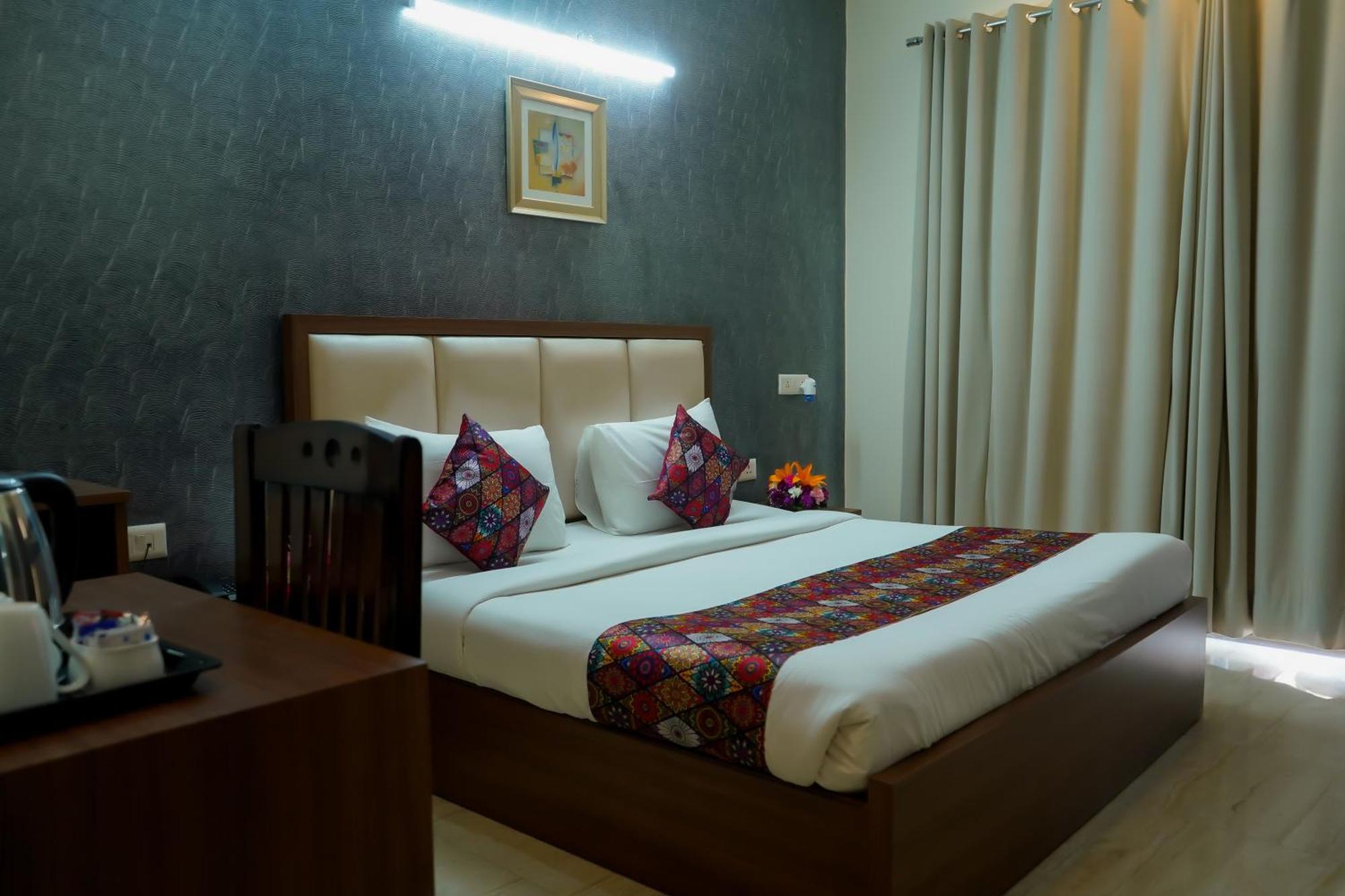 Hotel The Luxe 18 - Golf Course Road Gurgaon Exterior foto