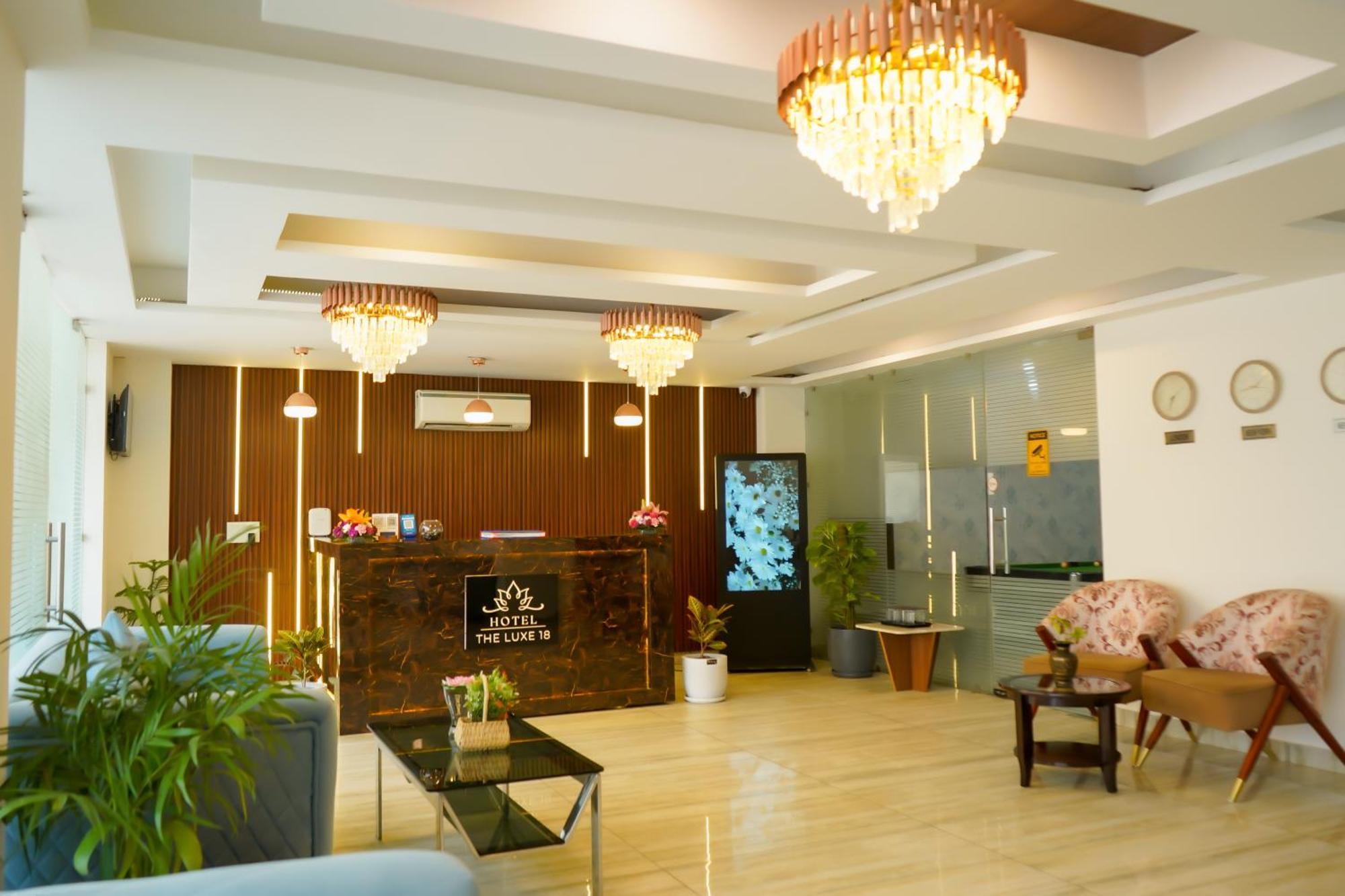 Hotel The Luxe 18 - Golf Course Road Gurgaon Exterior foto